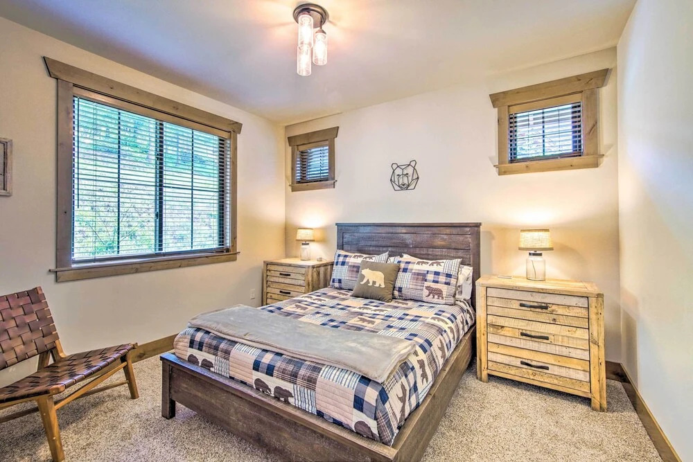 Soak, Night Ski & Explore! Cle Elum Mtn-view Cabin