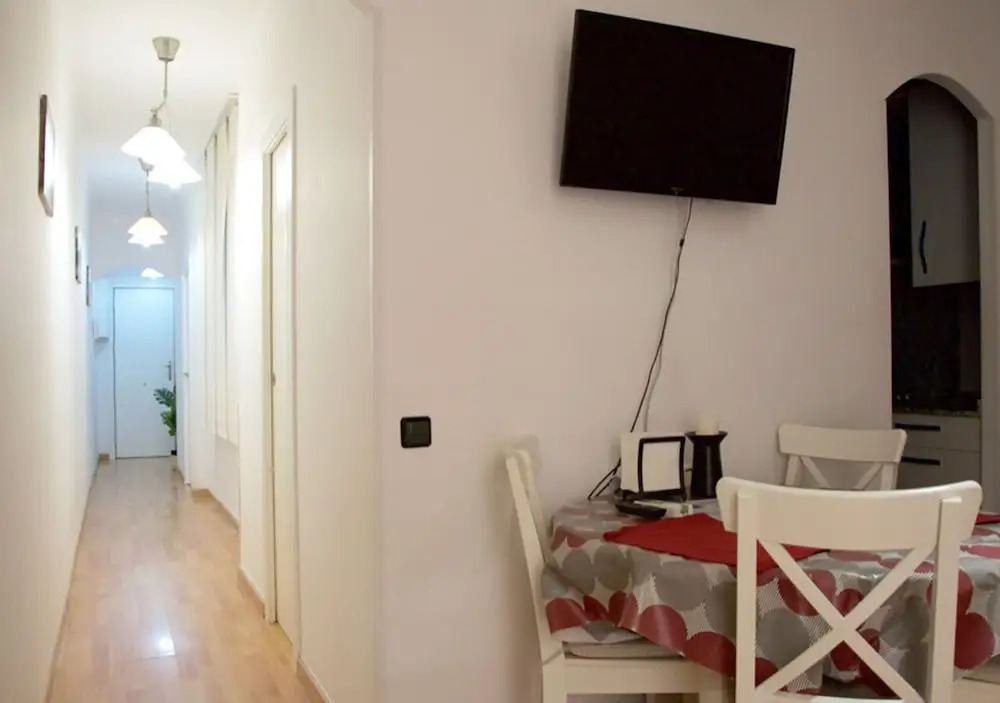 Nice Apartment La Sagrera - In a Very Quiet Area and Well Connected