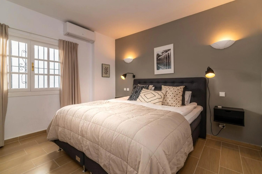 Newly renovated 3 bedroom apt next to Puerto Banús
