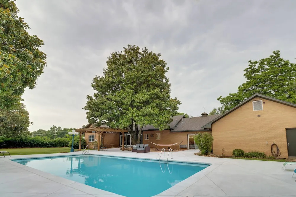 10 Mi to Grand Lake: Home w/ Game Room in Jay!