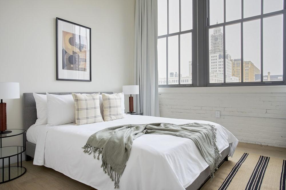 Contemporary Museum District Suites by Sonder