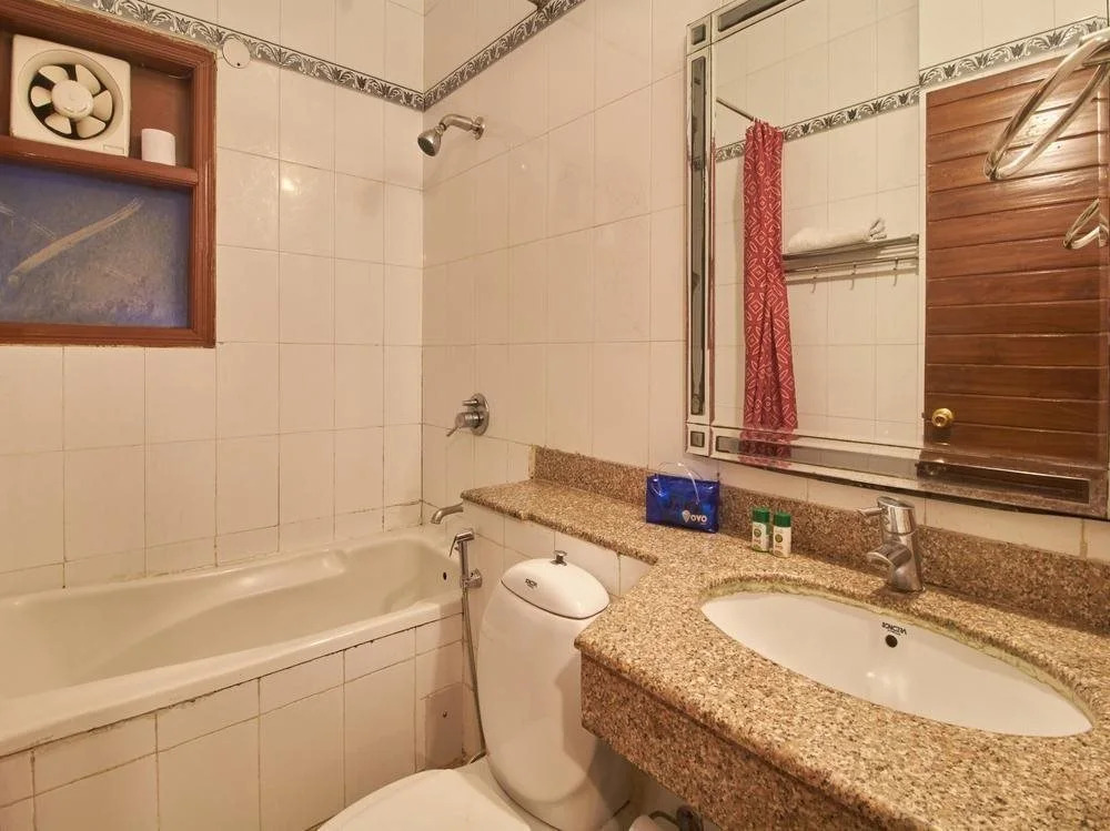 OYO 8535 Hotel Mayarch