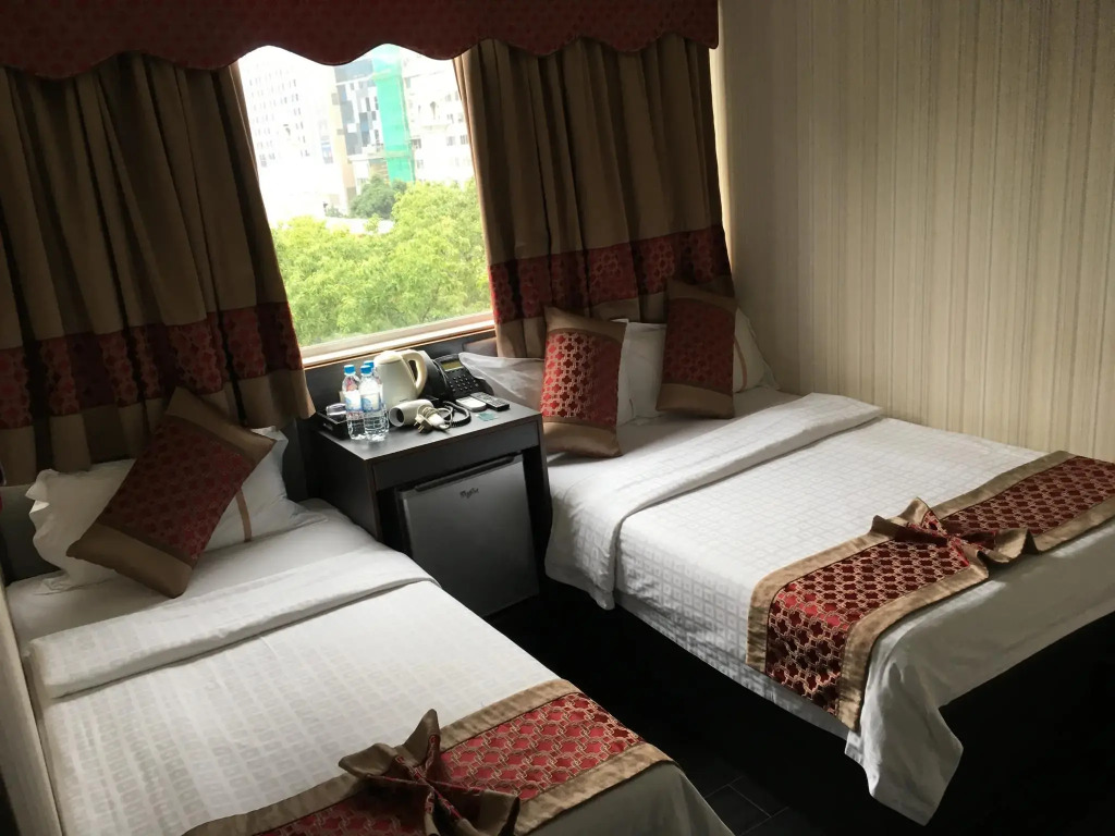 Seasons Hotel