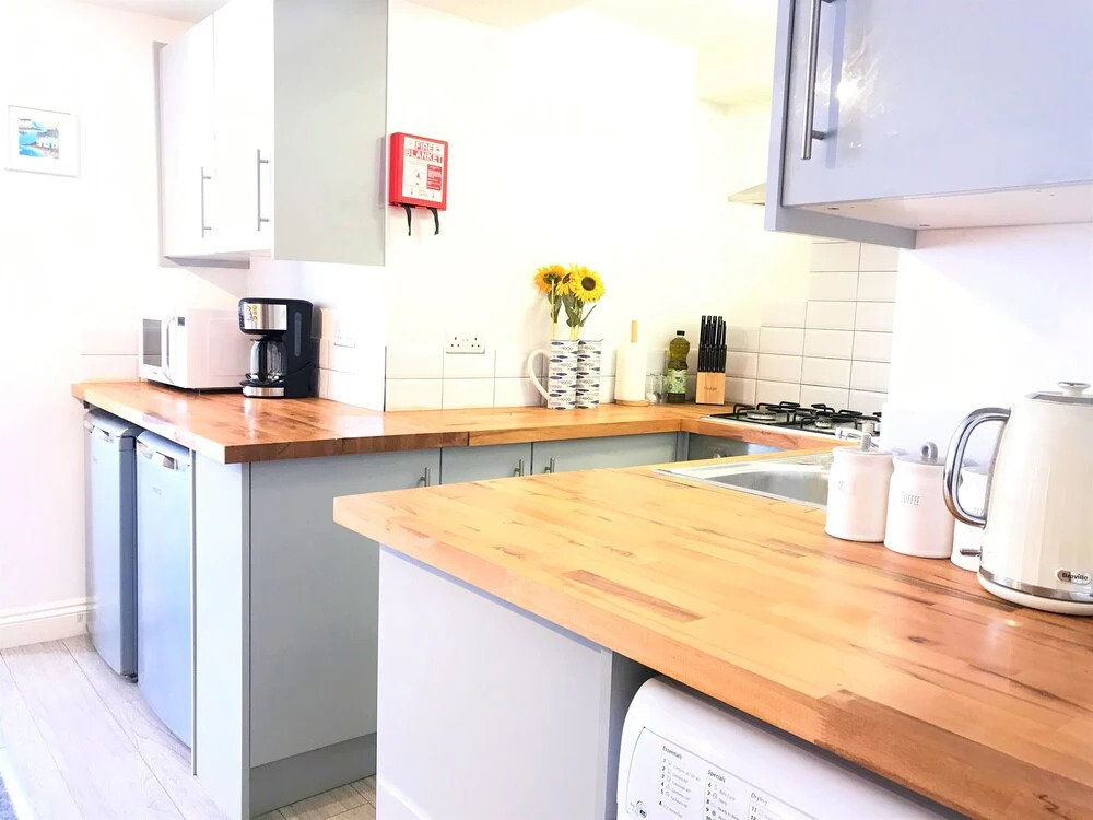 Grafton Seaside Apartment With Parking