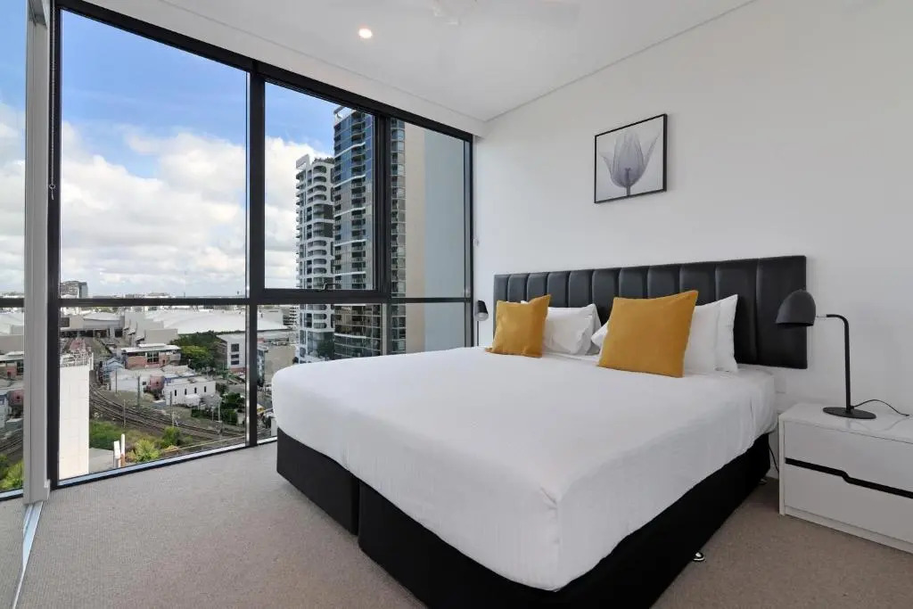 Hope Street Apartments by CLLIX