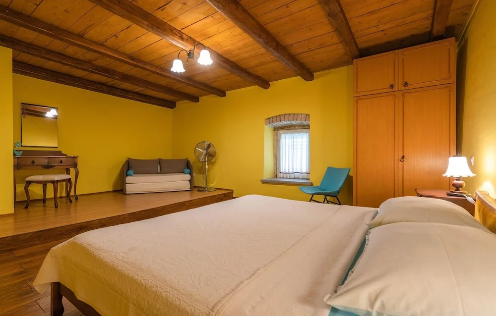 Two-Bedroom Holiday Home Sarici With An Outdoor Swimming Pool 08