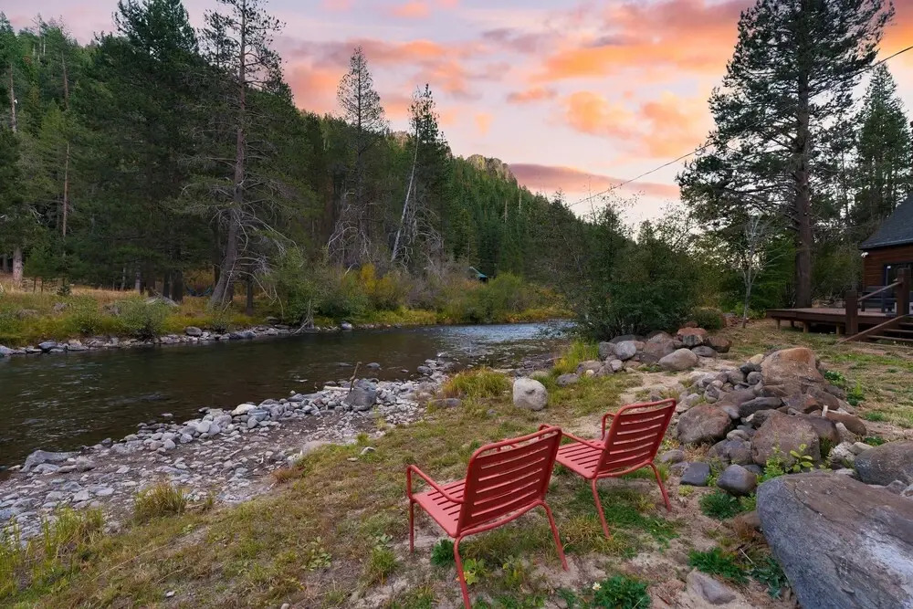 Riversong Lodge by Avantstay Sauna Hot Tub On The Truckee River