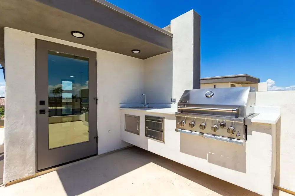 Papago Lux Townhouse 4level Oasis w Rooftop Lounge