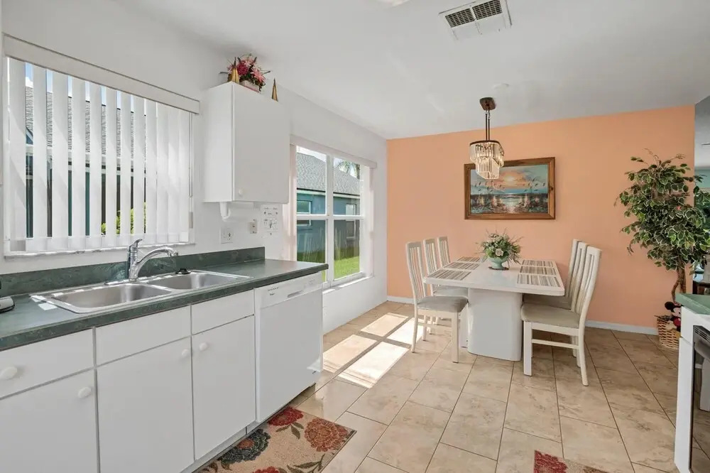 Near Disney Beautiful Family Home 2 Br 2 Bt Pool