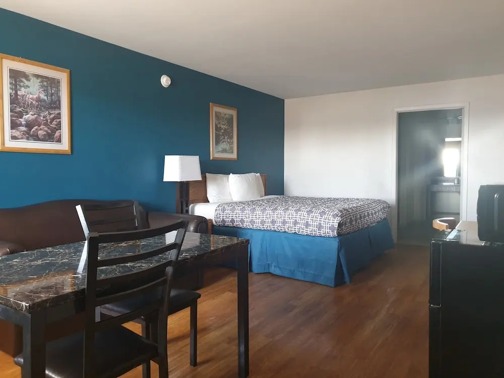 Riata Inn - Rankin