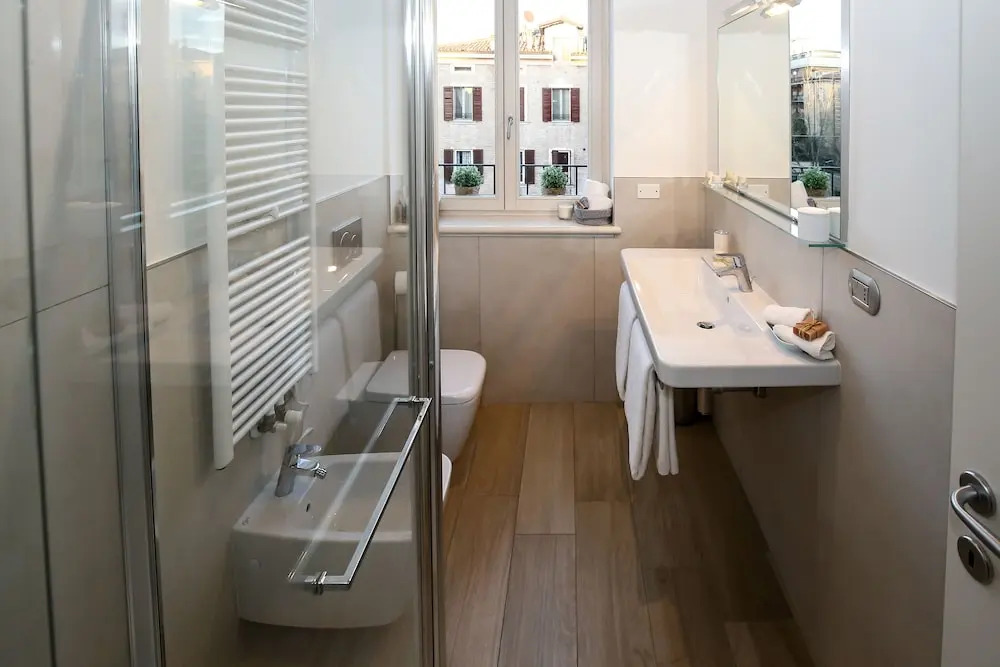 Emilia Suite Home