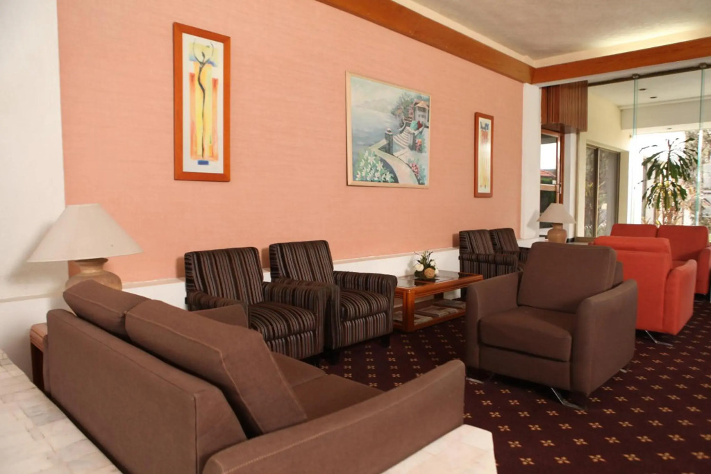 Hotel Paradise Inn