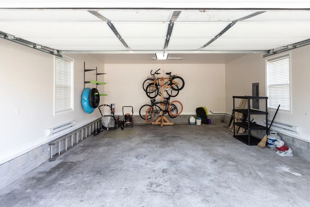 Newly Renovated Beach Cottage Walking Distance to Virginia Beach Oceanfront and Boardwalk
