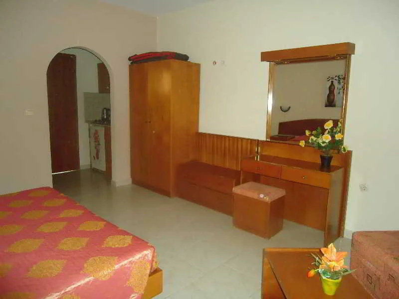 Casa Lyristis