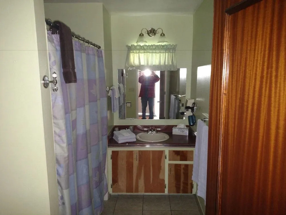 Buona Sera Inn
