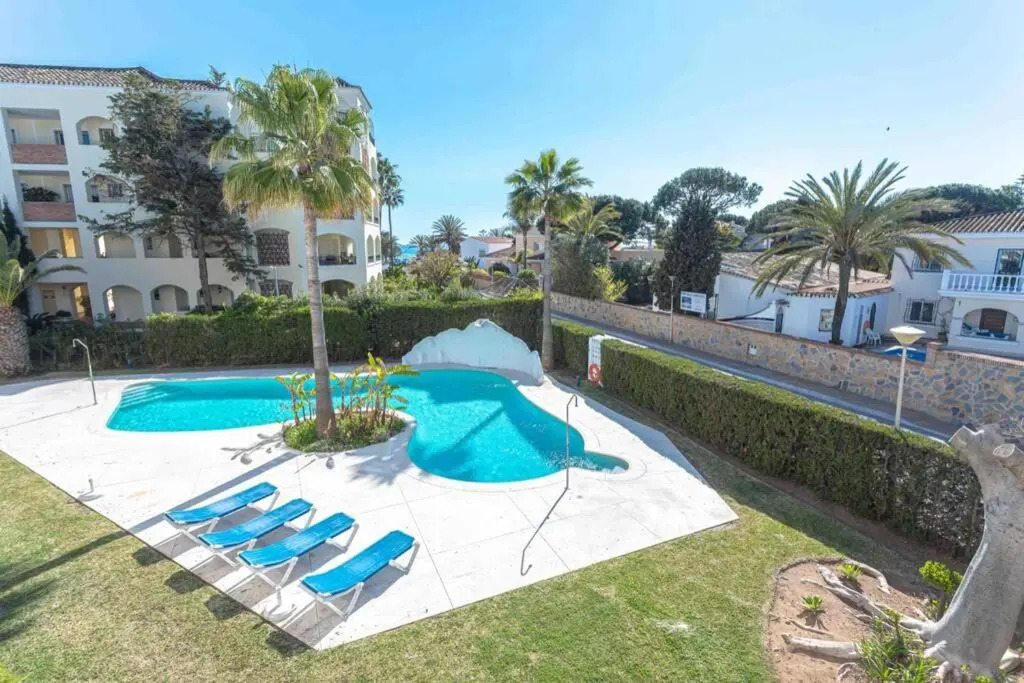 Brigth Apartment/2BED/2BATH/100m beach/Sea Views