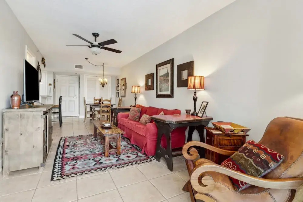 Vintage Ocean View Paradise - 1BR - Beachfront