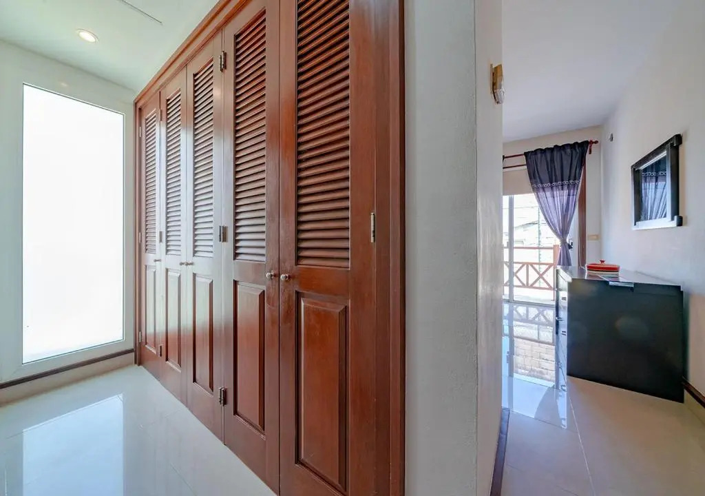 Quiet, Breezy Condo Near 5th Avenue And the Beach - Xaman 201