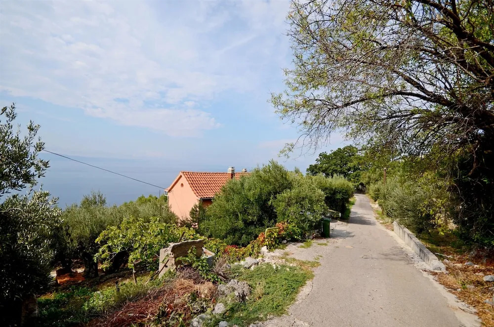 House Miroslav