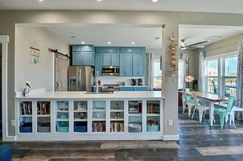 A Wave From it All - 3BR Beachside Coastal Retreat