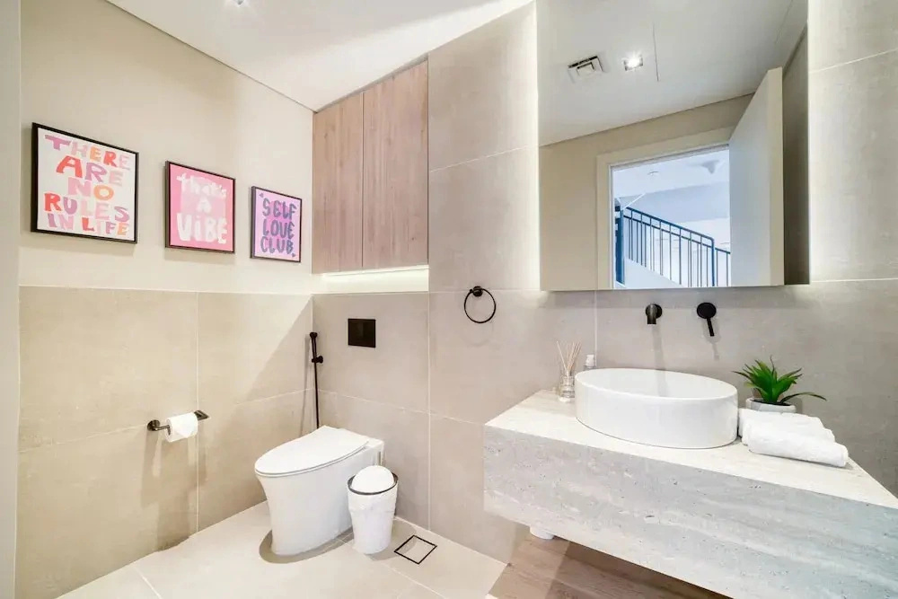 Luxe and Modern Duplex in Difc