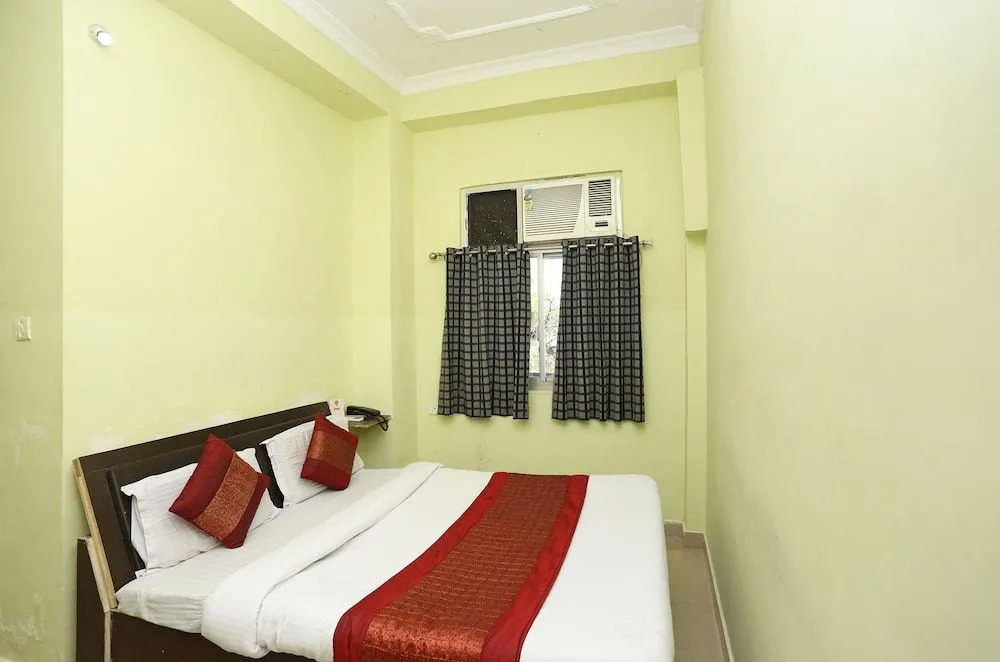 OYO 23293 Hotel Dev Residency
