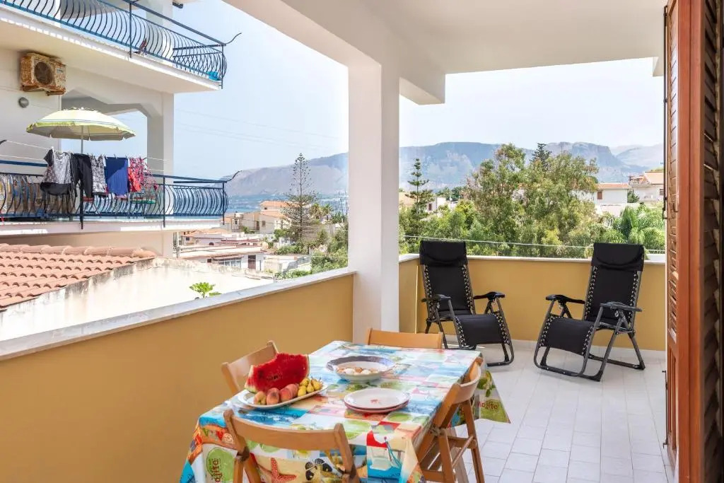 Casa Viola 1 piano 100 mt dal mare