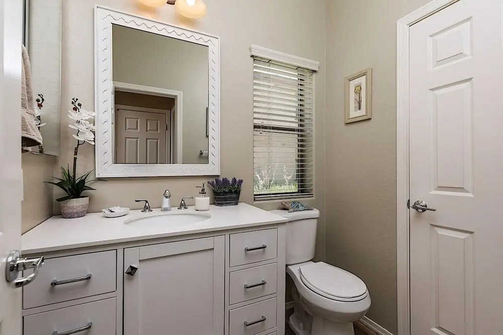 Farmhouse Surprise - 3 Bedroom by Casago
