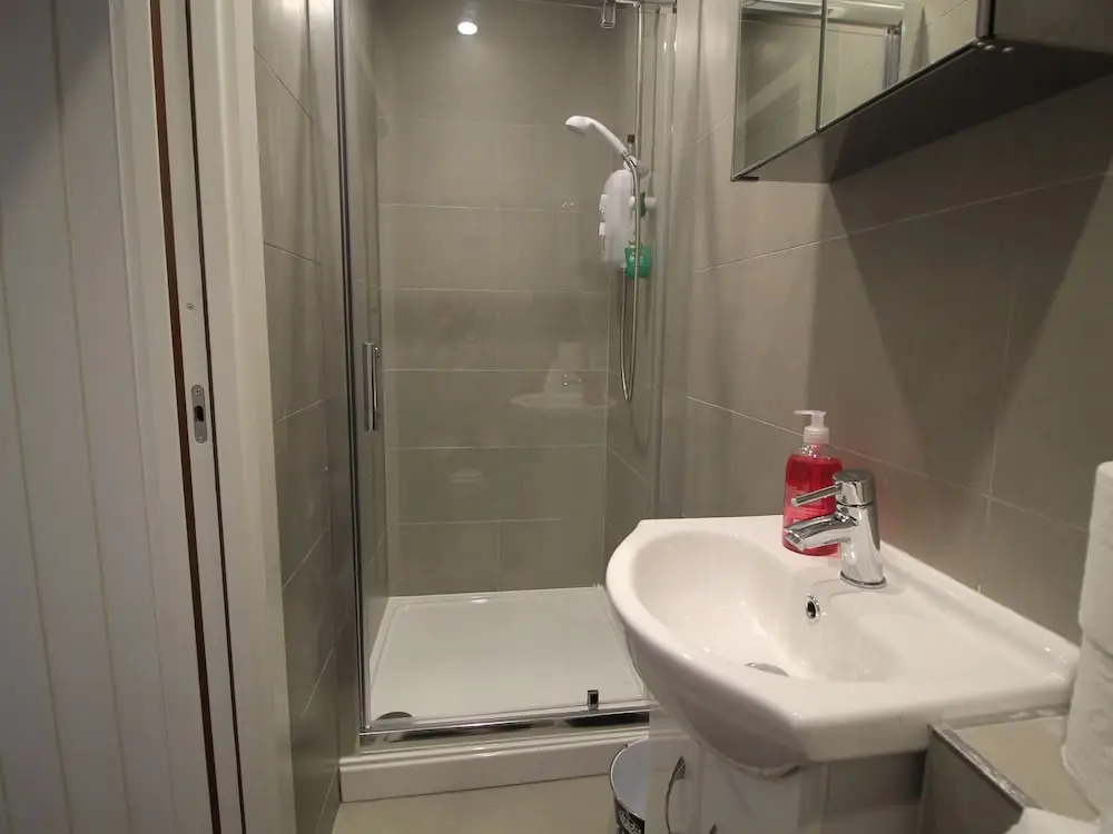 Oakfield Street Apartments by Cardiff Holiday Homes