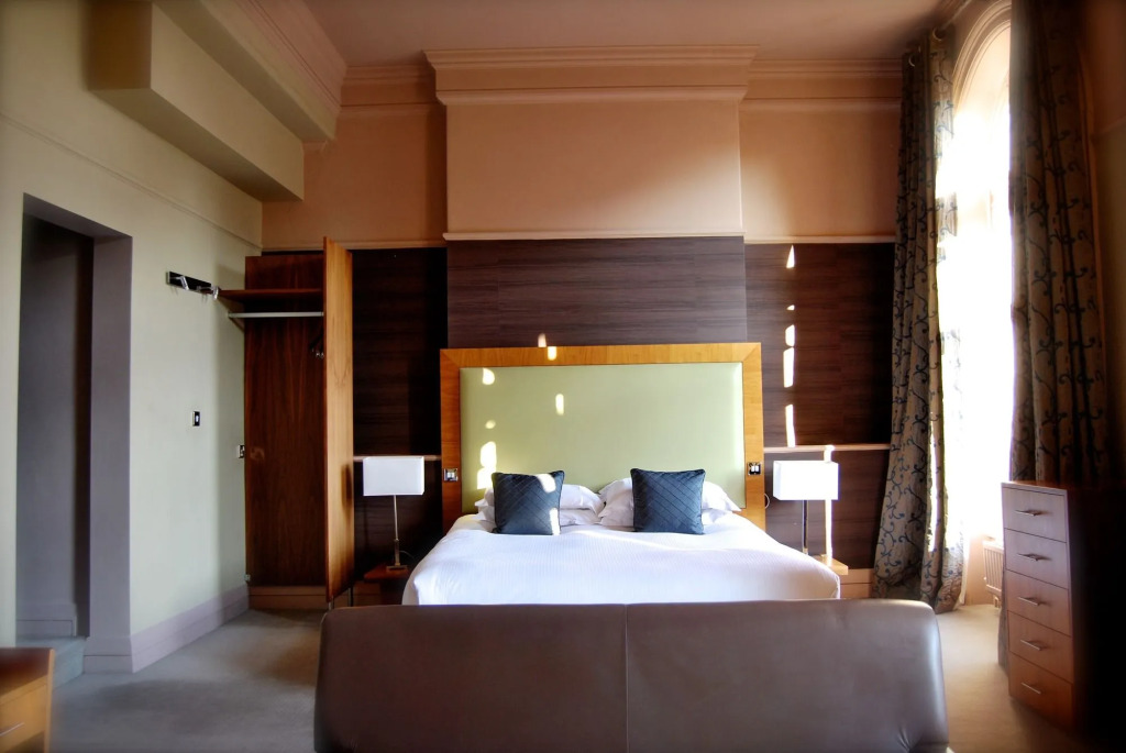 62 Castle Street Hotel