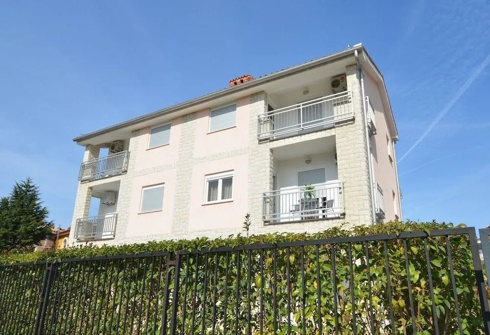 Apartments Frane