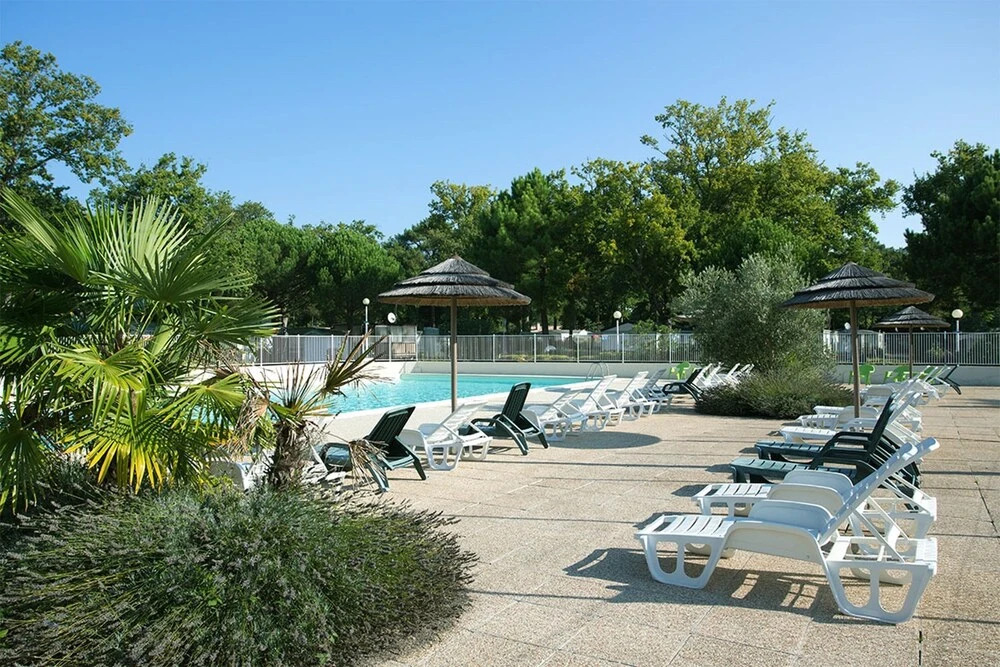 Bungalow With 3 Bedrooms in La Tremblade, With Pool Access and Terrace