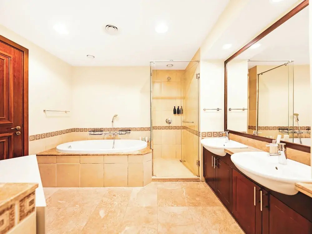 New Fairmont Residence Private Beach club access Palm Jumeirah