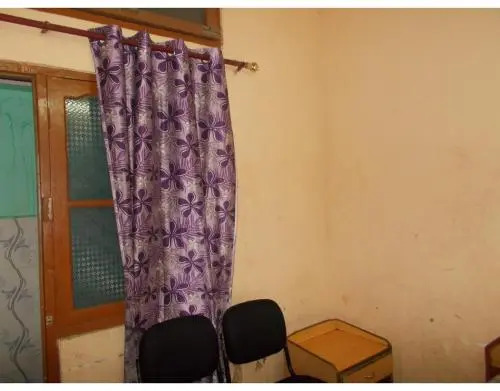 Deluxe Stay near ISBT
