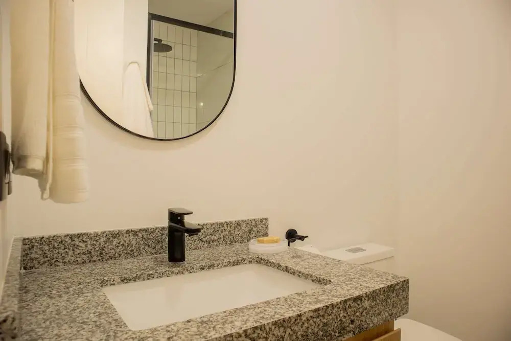 w Phenomenal 1BR w Balcony in Barranco