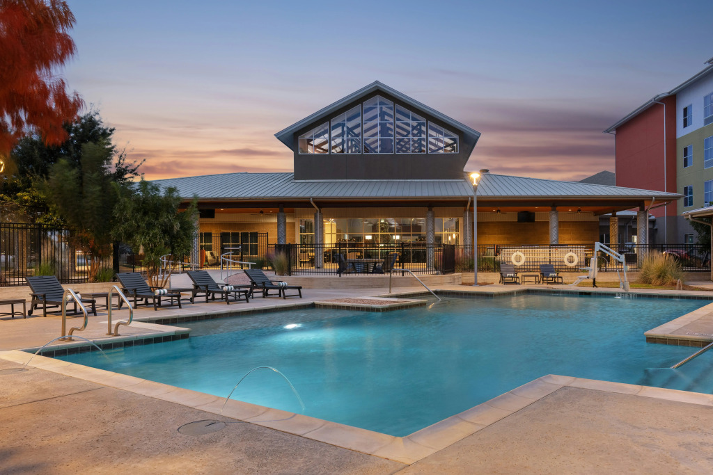 Homewood Suites By Hilton Techridge Parmer At I 35