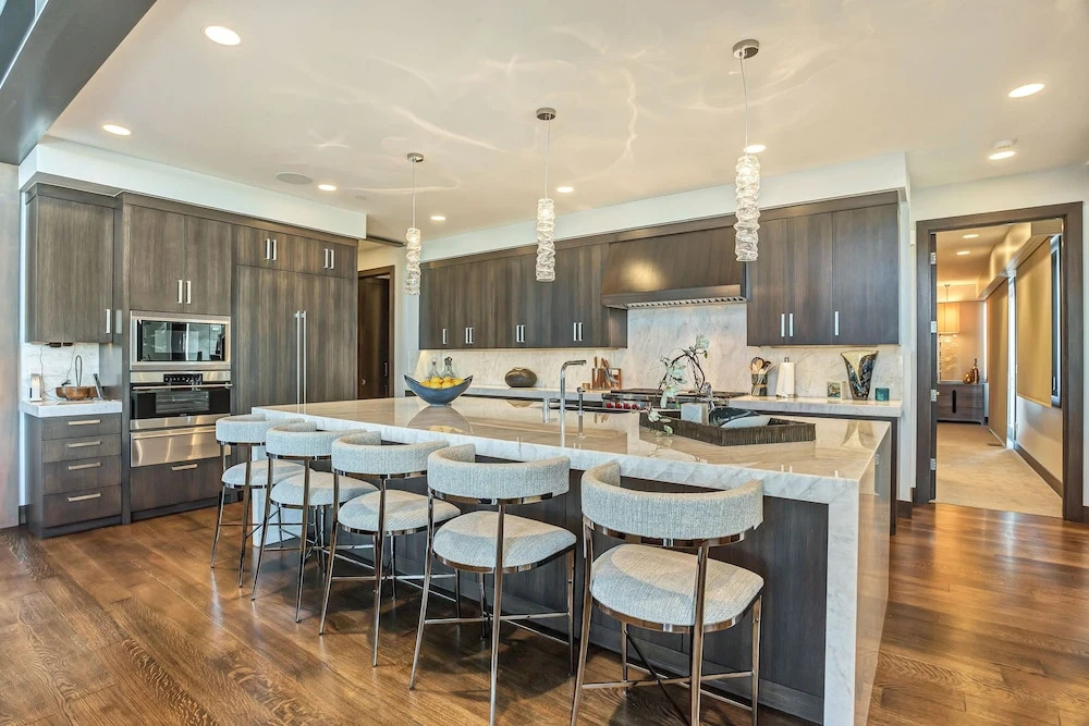 Stunning 6-bedroom Chalet in Heart of Park City 6 Home by Redawning