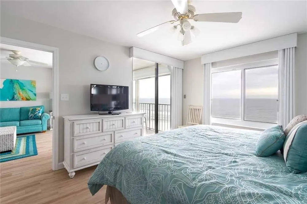 Summerchase 1006 - 3 Br condo by RedAwning