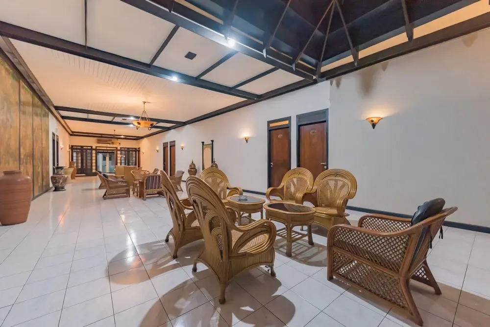 Urbanview Hotel Crown Tasikmalaya by RedDoorz