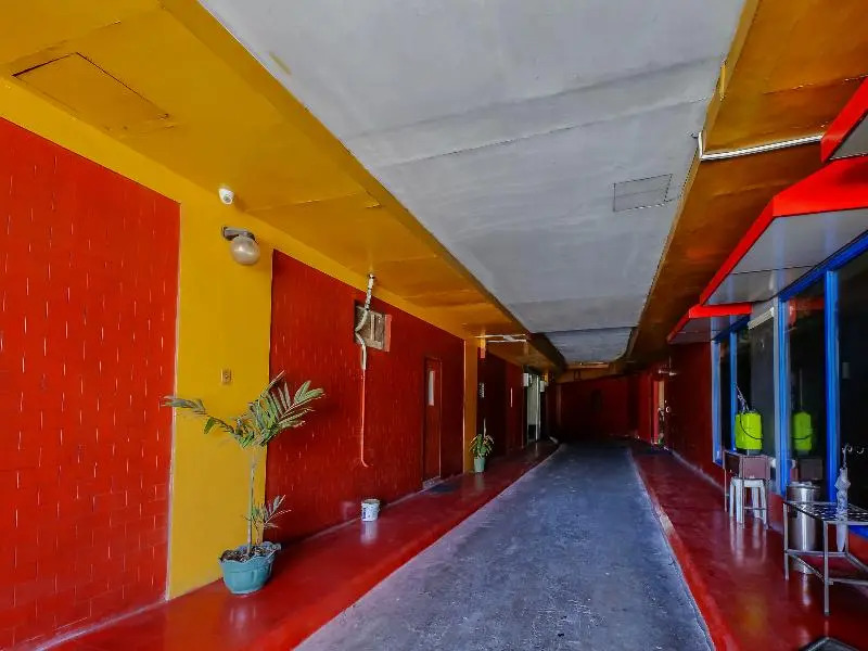 OYO 861 Rosas Travellers Inn