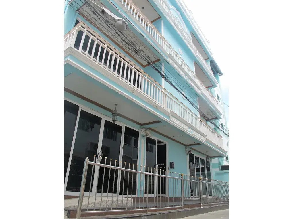 Rouge Service Apartments, Soi Buakhao