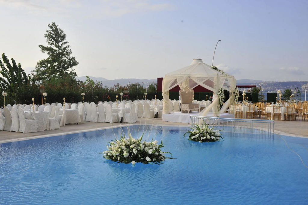 Wellborn Luxury Hotel