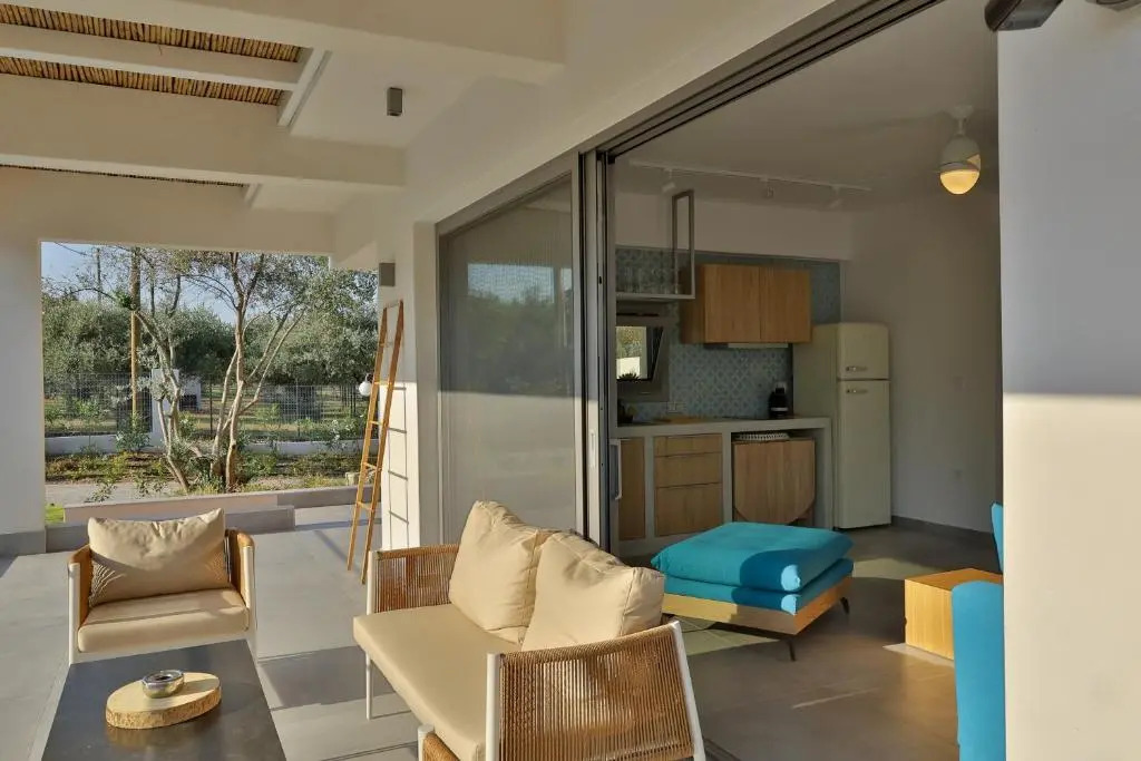 4 Roses Pool Villas