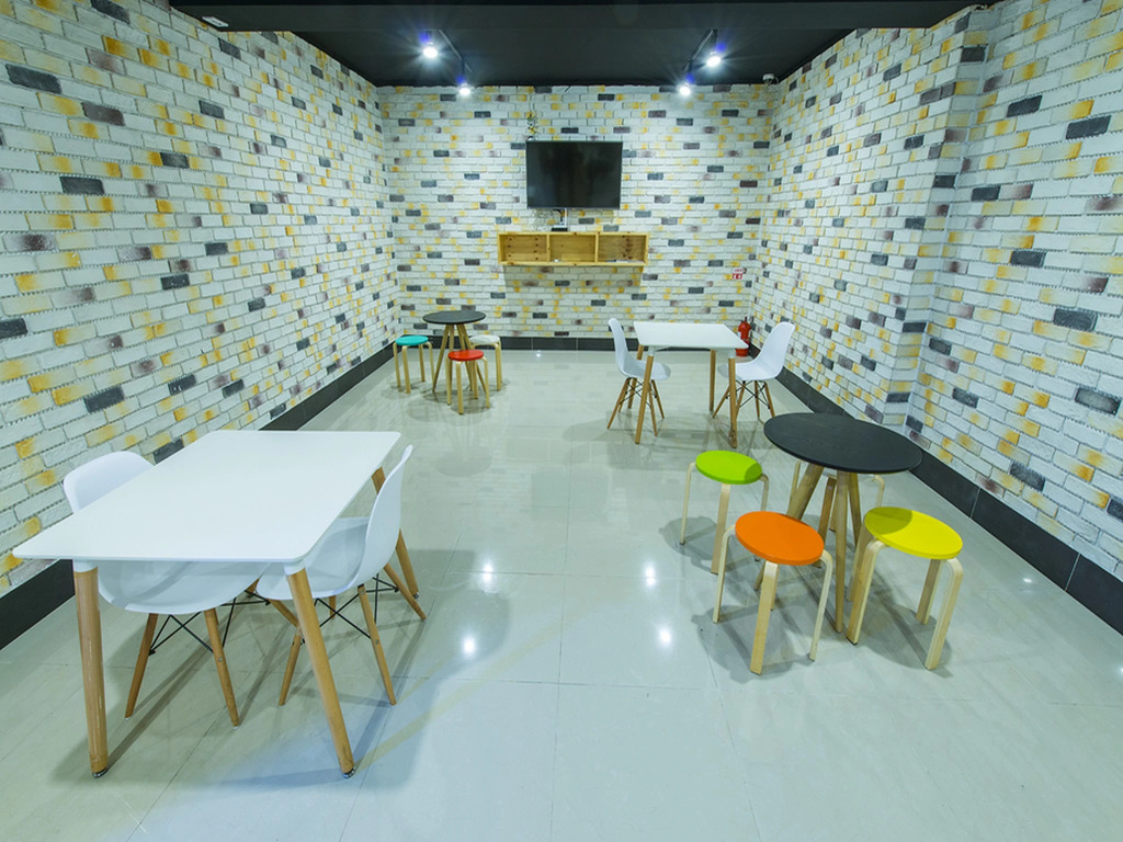 Ekonomy Hotel Yeosu