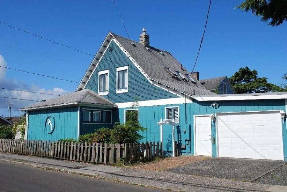 350 10th Ave