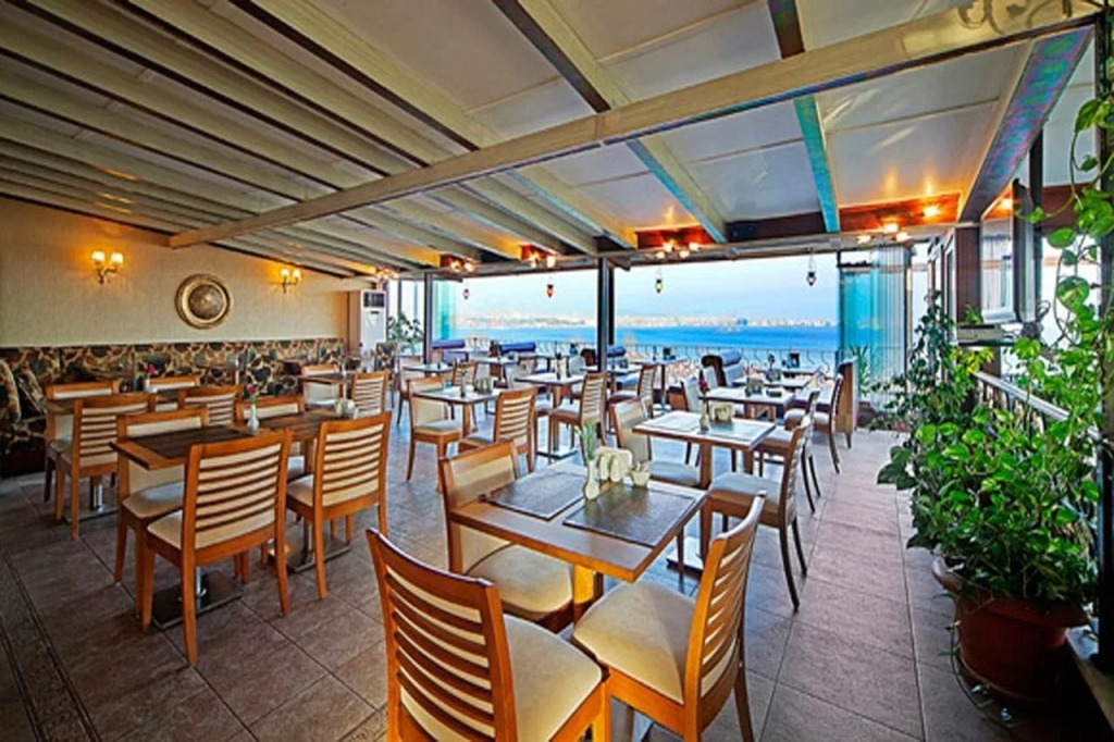 Hippodrome Hotel