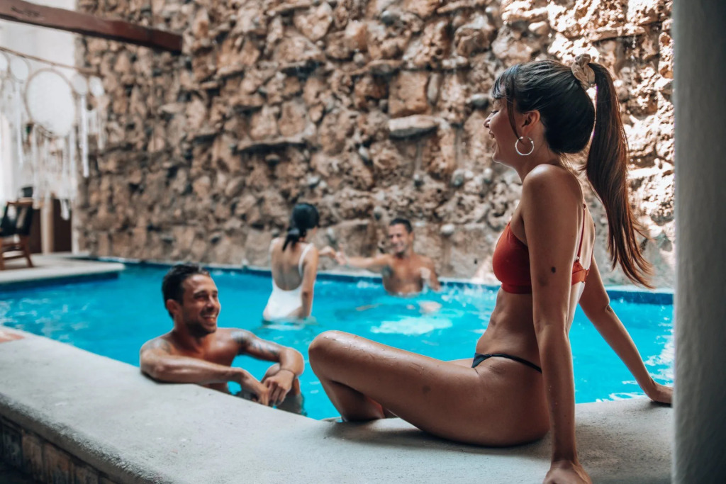 Ahava Hotel