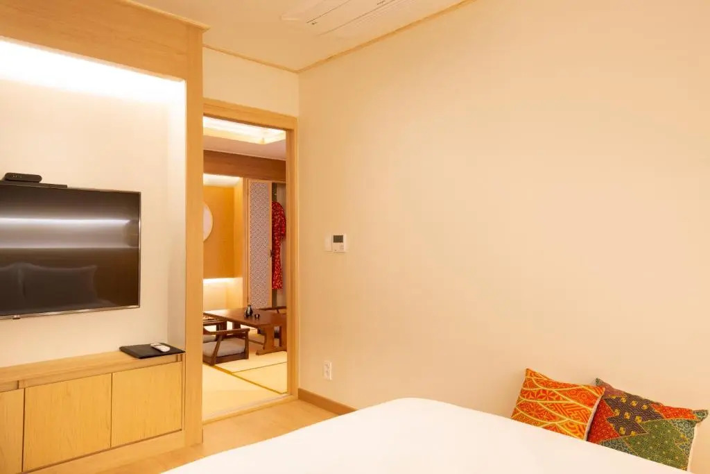 Tomonoya Hotel and Ryokan Gyeongju