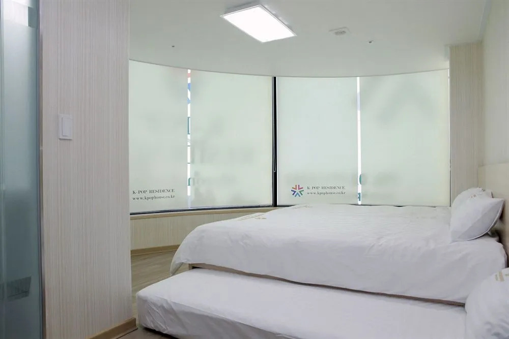 K Pop Residence I