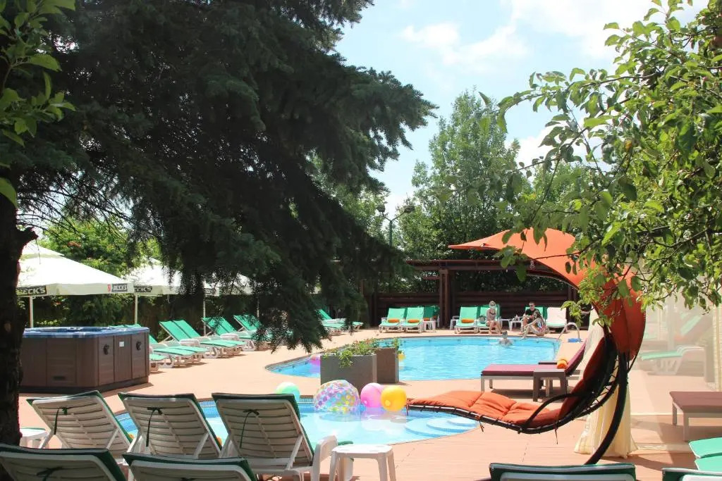 C&C Karo Resort